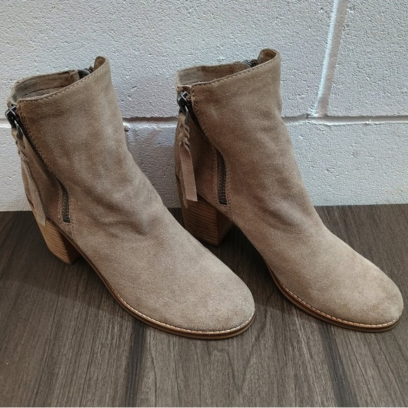 Dolce Vita Western Taupe Suede Side Zip 3 Inch Block Heel Ankle Boots Women's 8M - Picture 2 of 9